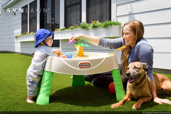 SYNLawn Cincinnati OH pets artificial grass safe for family dogs and kids
