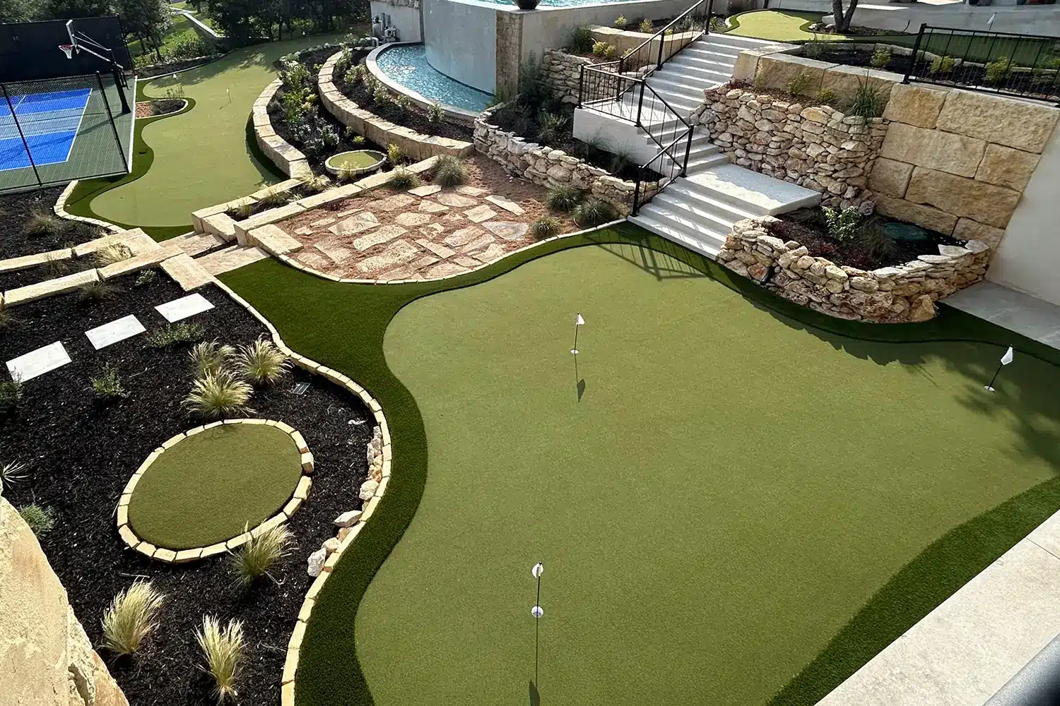 SYNLawn backyard golf green
