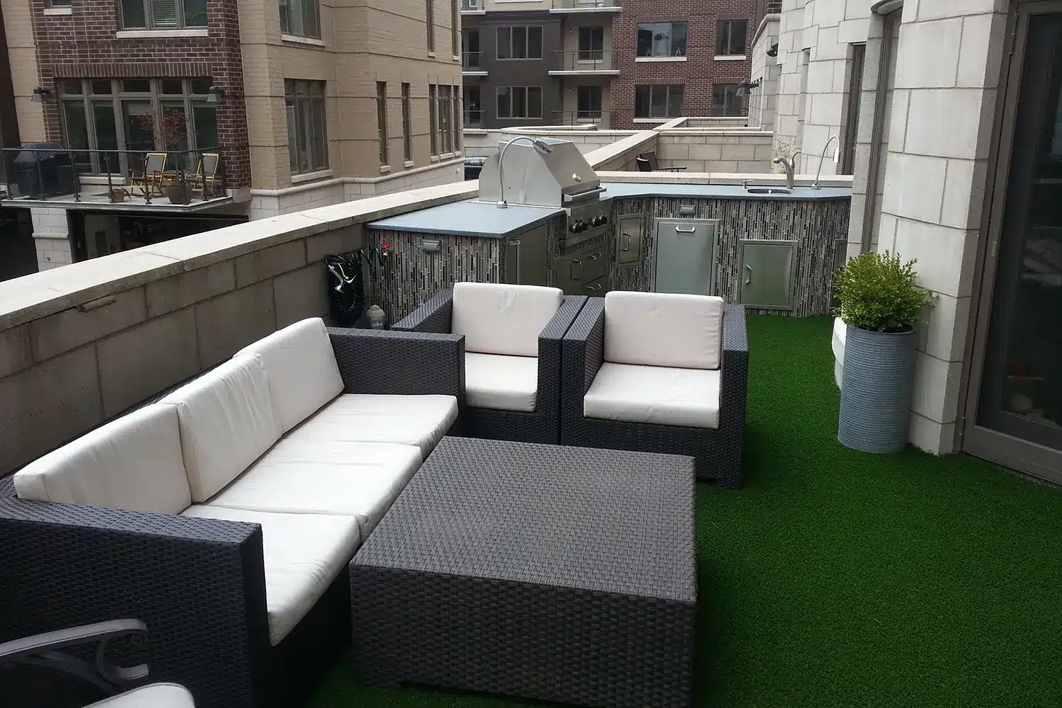 Artificial grass rooftop installed by SYNLawn
