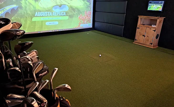 Indoor golf simulator installed by SYNLawn
